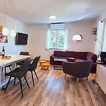 Family Friendly House With A Parking Space - Diklo, - 22477 Semesterbostad