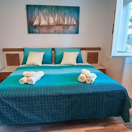 Family Friendly House With A Parking Space - Diklo, - 22477 בית נופש *
