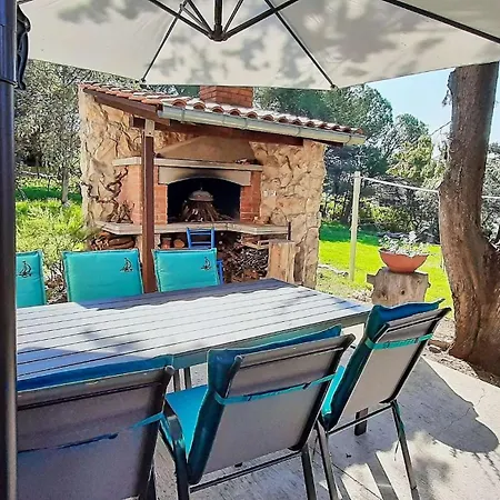 בית נופש Family Friendly House With A Parking Space - Diklo, - 22477 זאדאר