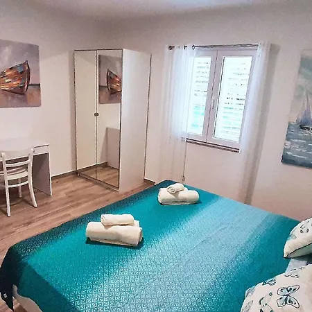 בית נופש Family Friendly House With A Parking Space - Diklo, - 22477
