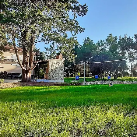 בית נופש Family Friendly House With A Parking Space - Diklo, - 22477 זאדאר
