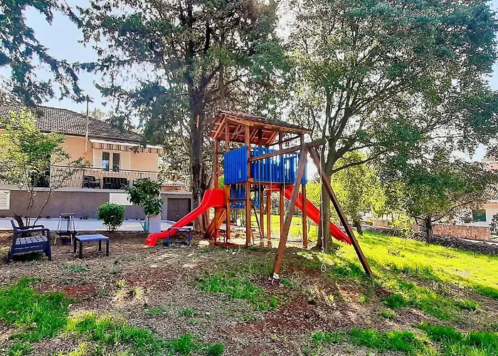 Prázdninový dům Family Friendly House With A Parking Space - Diklo, - 22477